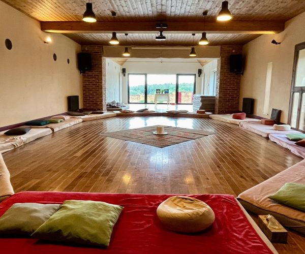 Holotropic breathwork facilitator training: Your guide to becoming a certified breathwork facilitator